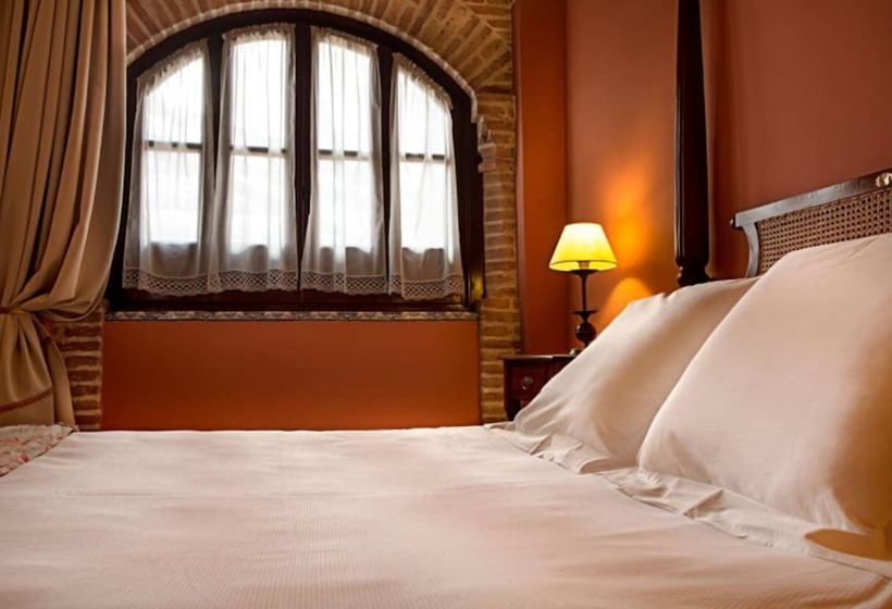 ファミリールーム, Alcazar De La Reina