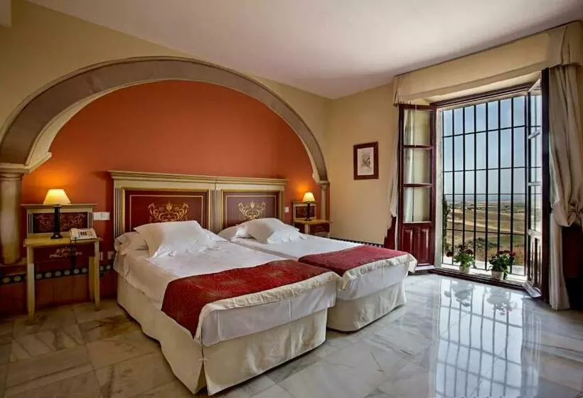 デラックスルーム, Alcazar De La Reina
