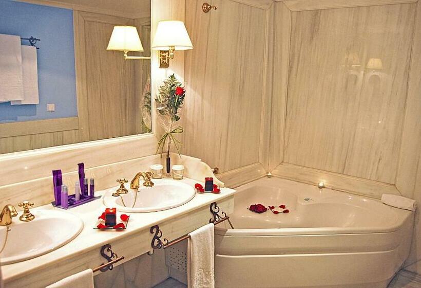 スイート, Alcazar De La Reina