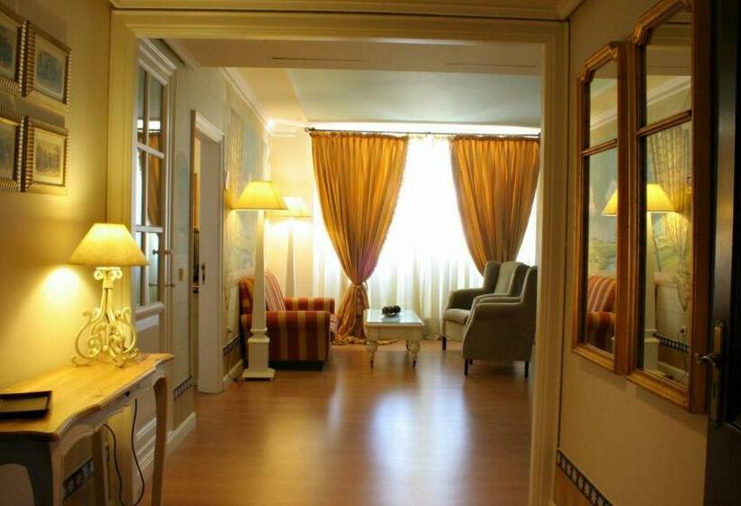 スイート, Alcazar De La Reina