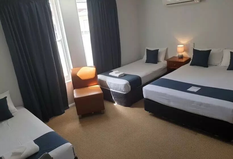 اتاق خانوادگی, Adelaide Pulteney Motel