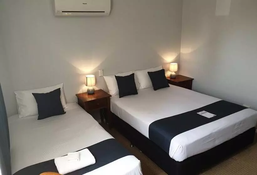 اتاق خانوادگی, Adelaide Pulteney Motel