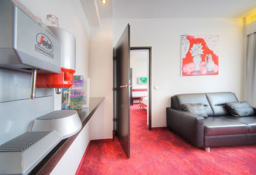 سوییت جونیور, Arcotel Nike Linz