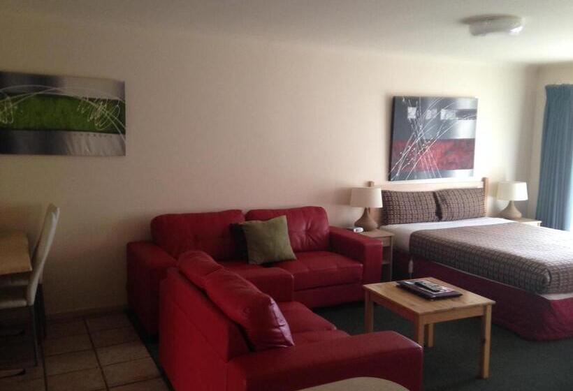 家庭公寓, Beachcomber Motel & Apartments