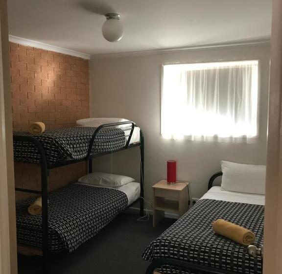 패밀리 아파트, Beachcomber Motel & Apartments