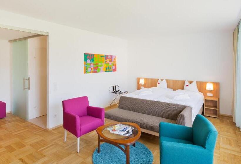 ジュニアスイート, At The Park