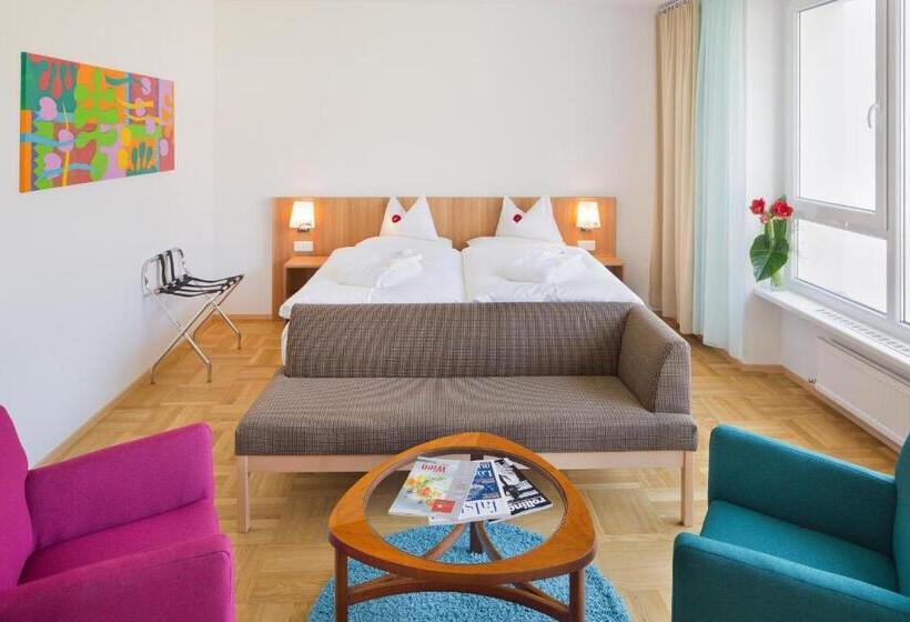 ジュニアスイート, At The Park