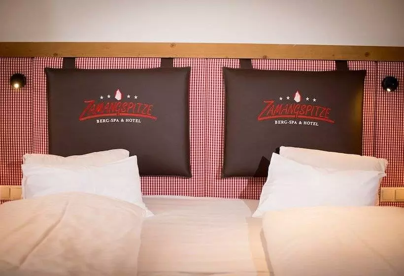 スタンダードトリプルルーム, Berg Spa & Hotel Zamangspitze