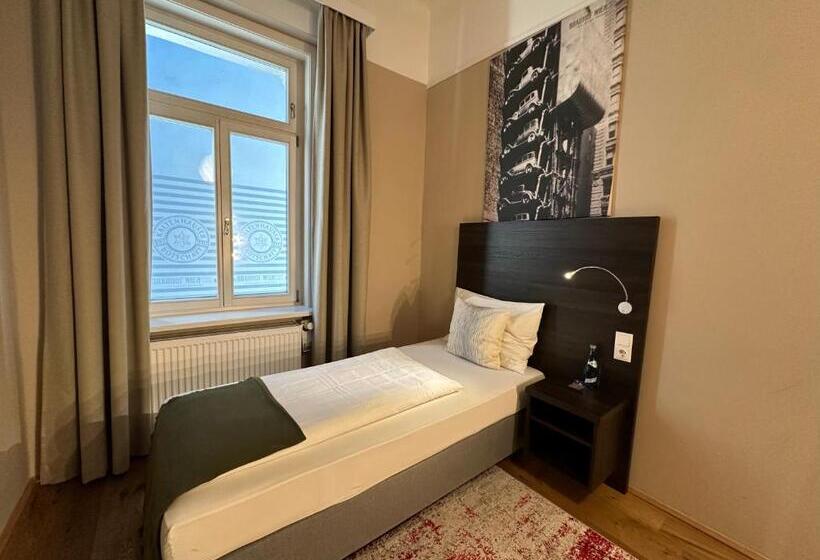 اتاق استاندارد یک نفره, Brauhof Wien