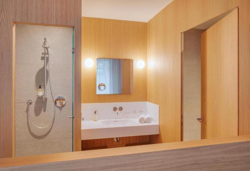 Номер Superior, Central