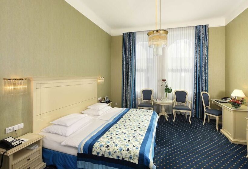 اتاق کلاسیک, De France