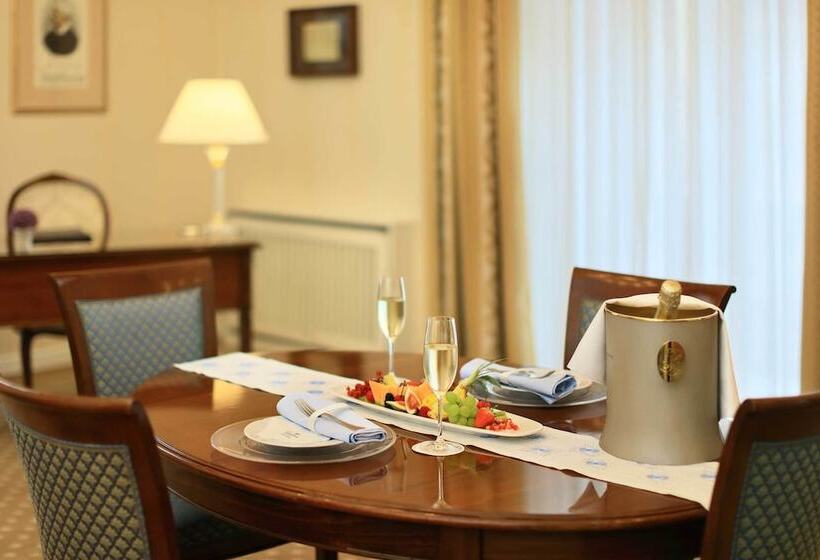 سوییت جونیور, De France