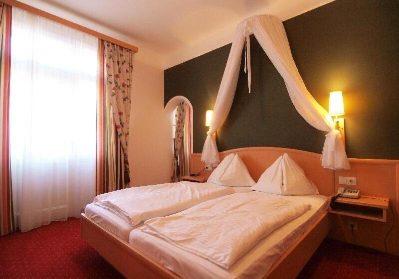 اتاق لوکس, Drei Hasen