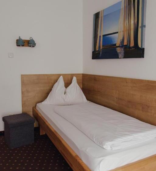 اتاق استاندارد چهار تخته, Drei Kreuz