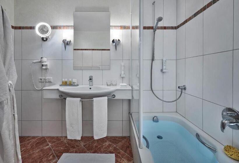 اتاق سوپریور, Goldener Greif