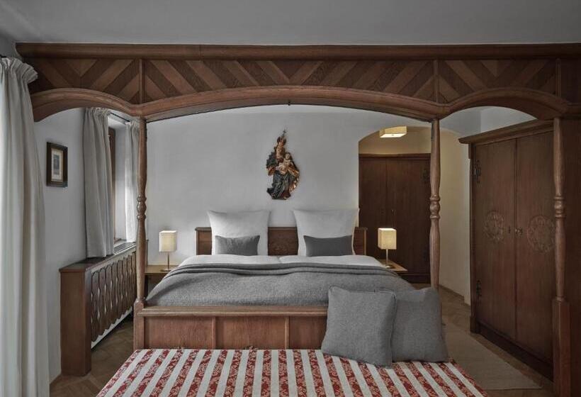 اتاق سوپریور, Goldener Greif