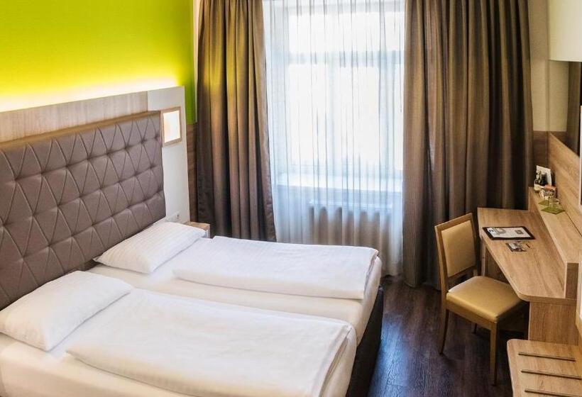 اتاق استاندارد چهار تخته, Theater Hotel Salzburg