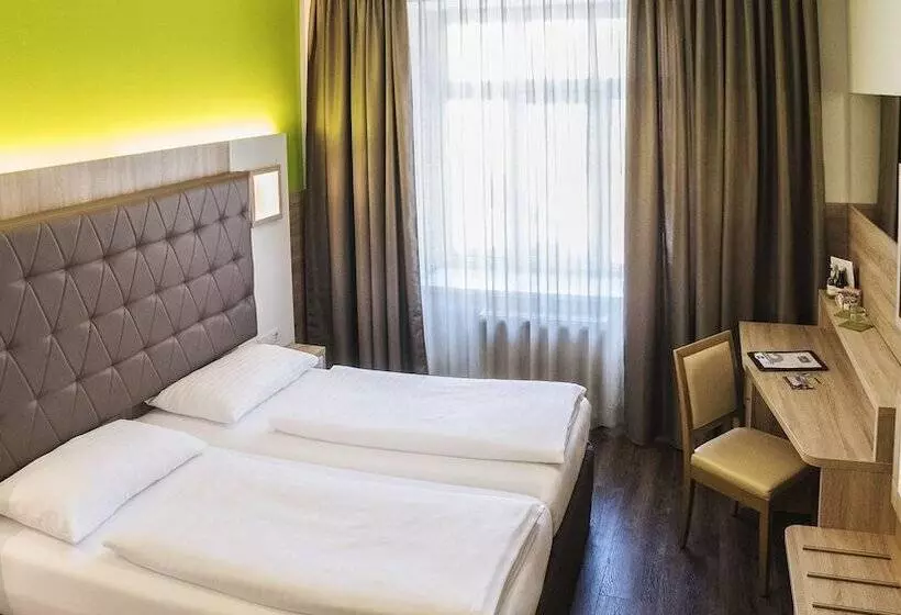 اتاق استاندارد چهار تخته, Theater Hotel Salzburg