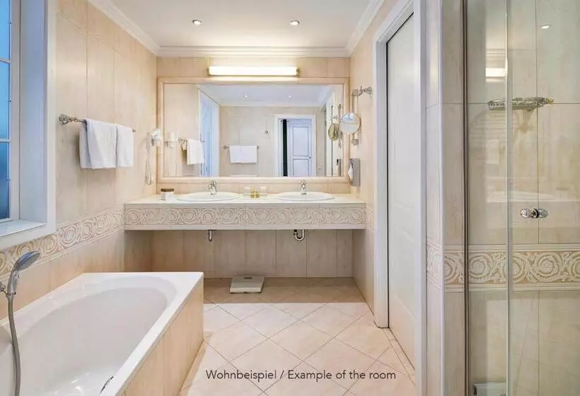 اتاق لوکس با چشم‌انداز دریاچه, Grand Hotel Zell Am See