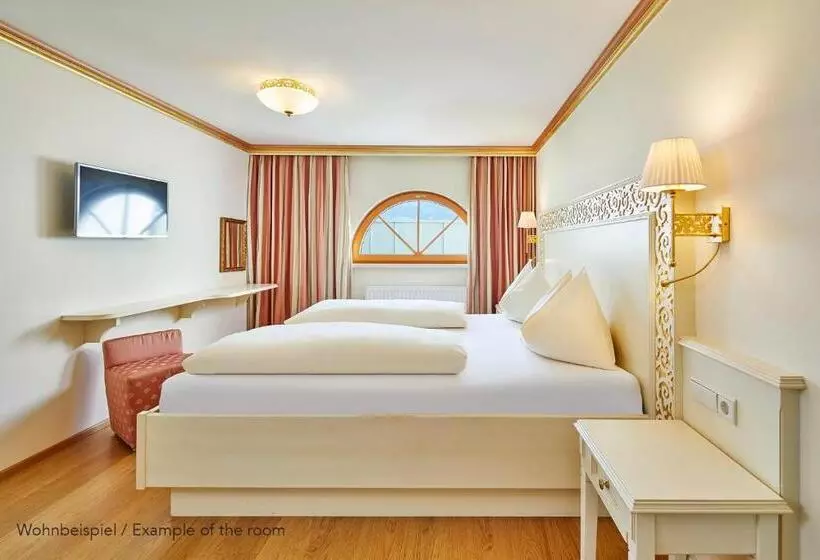 Superior suite with lake view, Grand Hotel Zell Am See