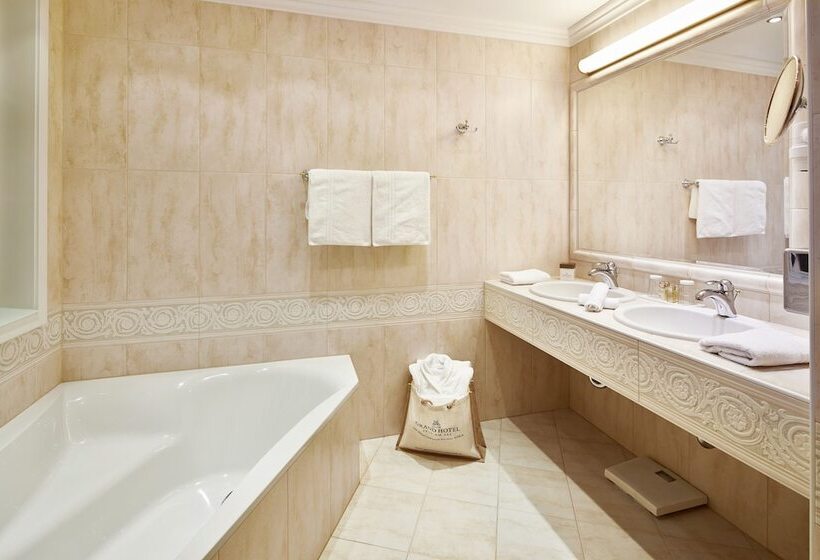 غرفة ديلوكس مطلة على البحيرة, Grand Hotel Zell Am See