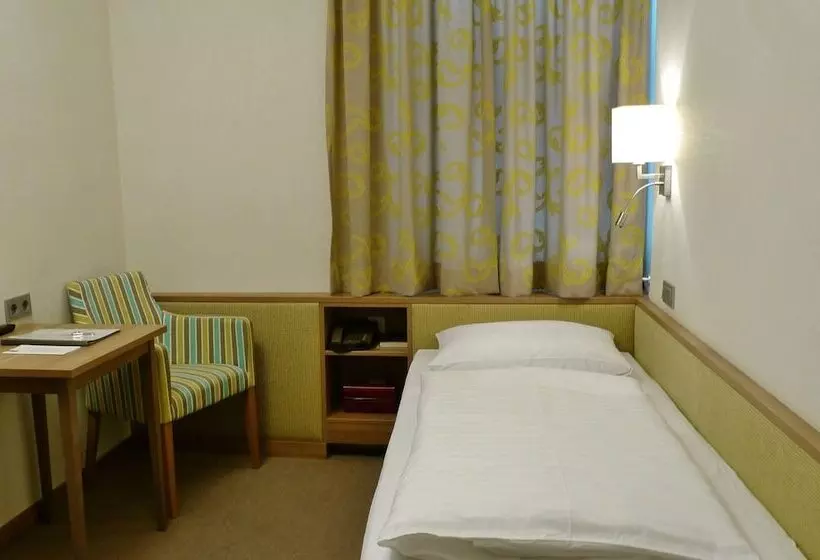 اتاق استاندارد یک نفره, Hohenstauffen