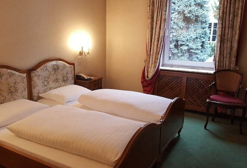 标准单人间, Hohenstauffen