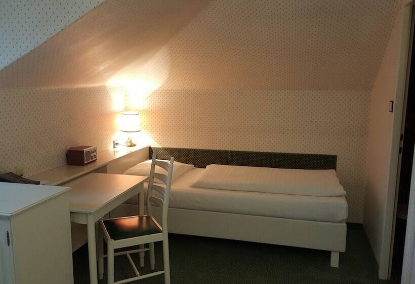 标准单人间, Hohenstauffen