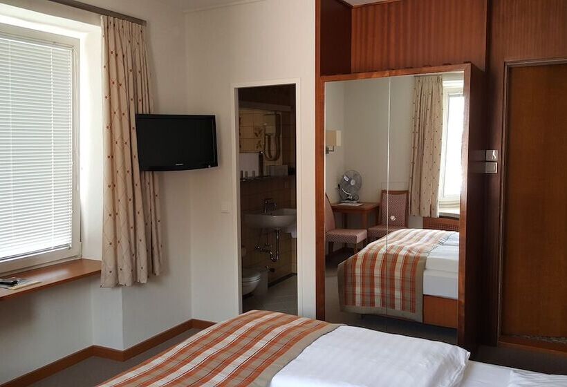 标准间, Hohenstauffen