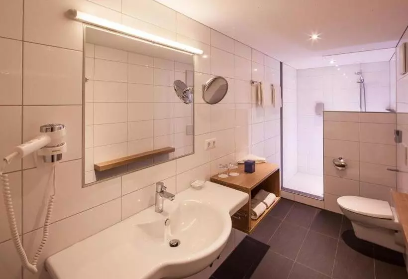 Standard Room, Messmer