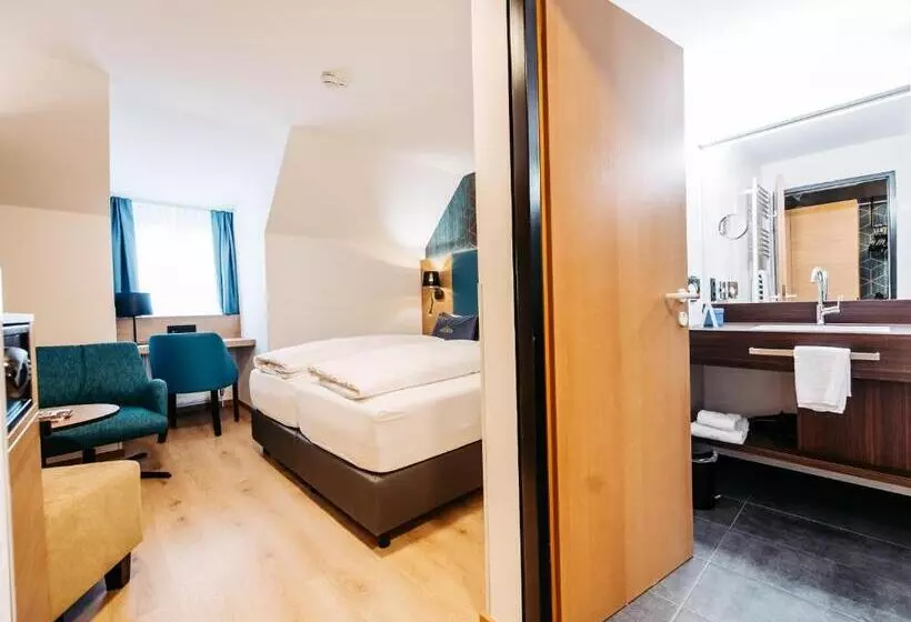 Standard Room, Messmer
