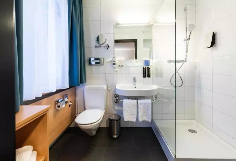 Standard Triple Room, Messmer