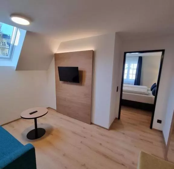 Suite, Messmer