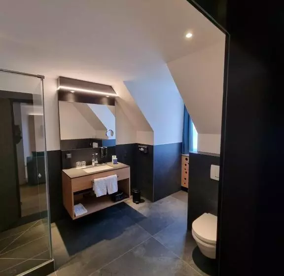 Suite, Messmer