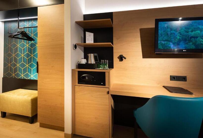 高级大房间, Messmer