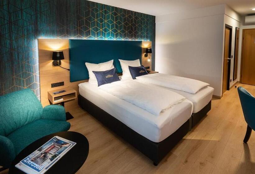 高级大房间, Messmer