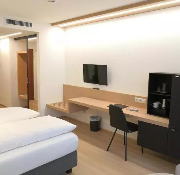 Deluxe Zimmer, Messmer