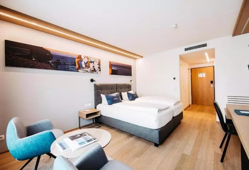 Deluxe Zimmer, Messmer