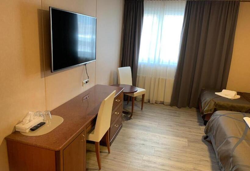 스탠다드 트리플 룸, Neue Post I Self Check In