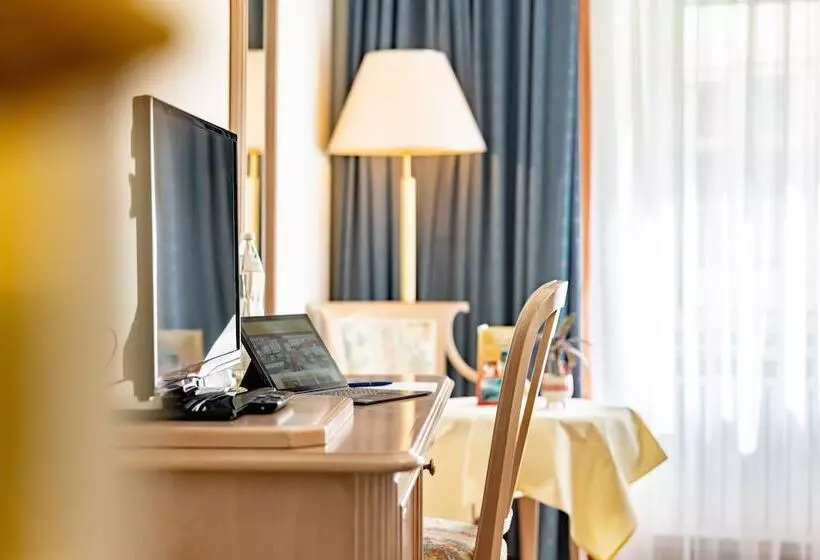 Standard Single Room, Restaurant Minichmayr