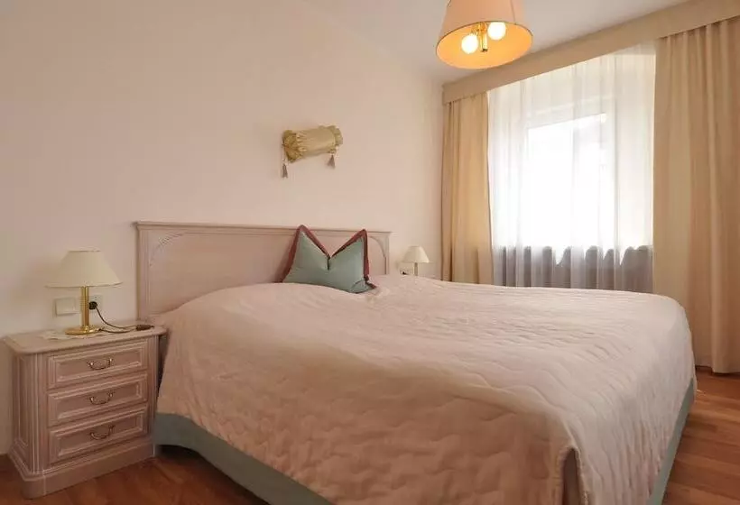 Standard Room, Restaurant Minichmayr