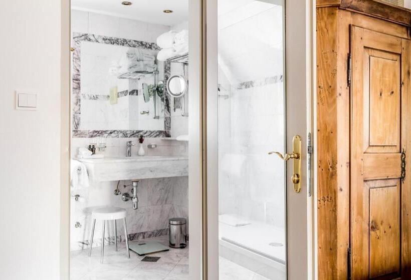 스탠다드 룸, Schlossberg