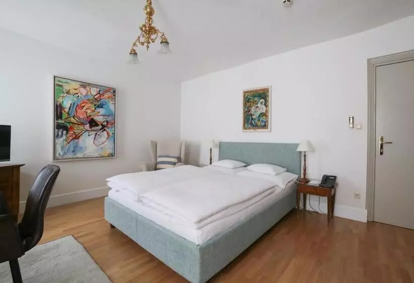Cameră Standard, Schlossberg