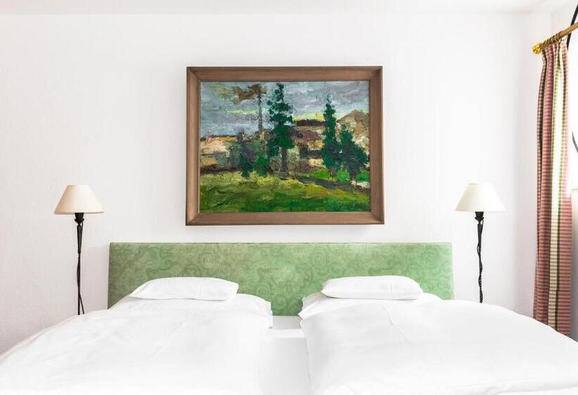 스탠다드 룸, Schlossberg