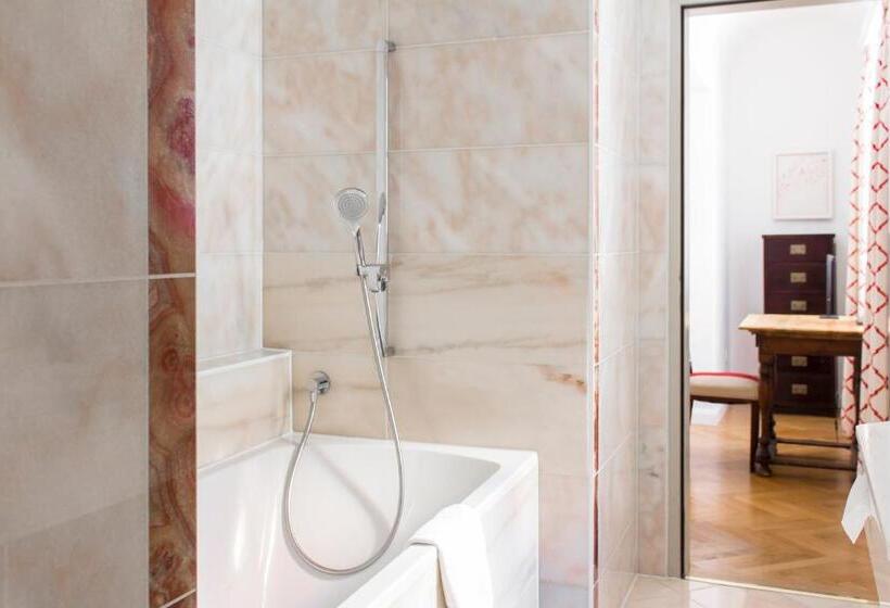 스위트, Schlossberg