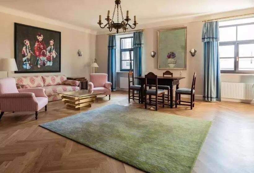 Suite, Schlossberg