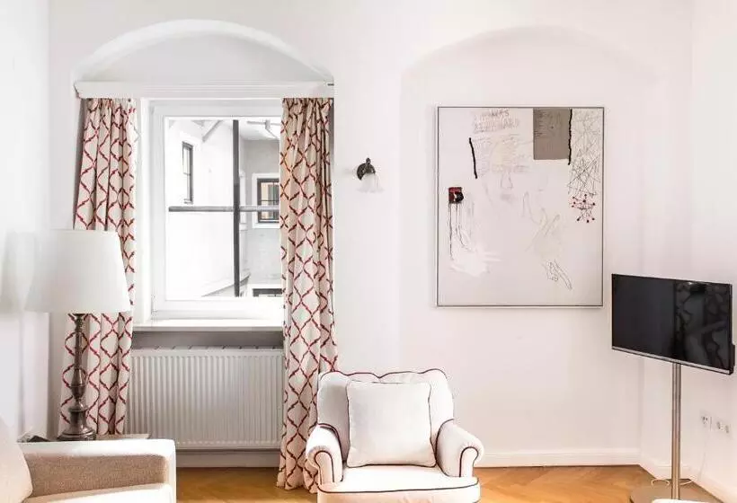 Suite, Schlossberg
