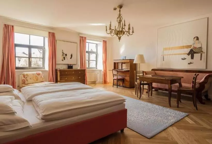Cameră Superioară, Schlossberg