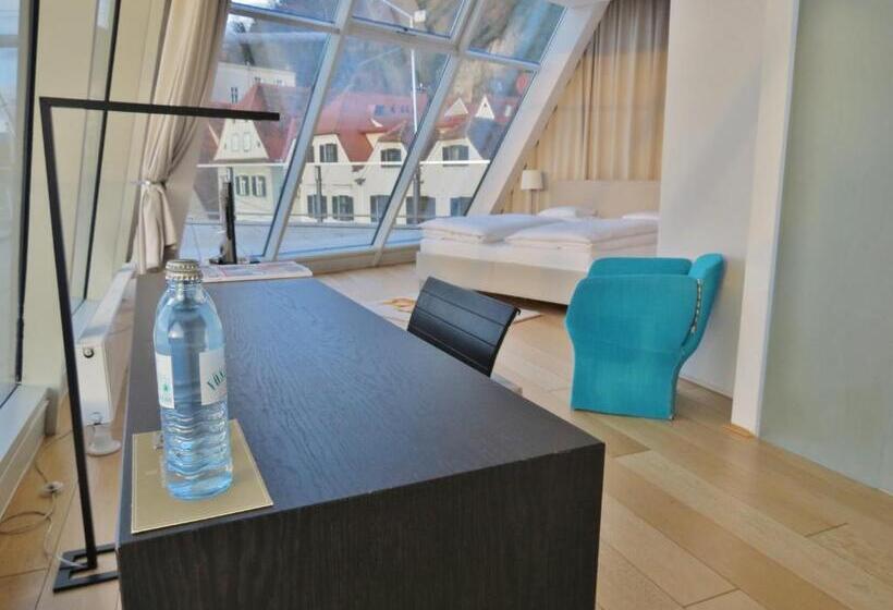 침실 1개 발코니 아파트, Schlossberg