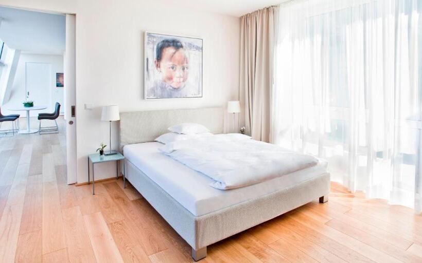 침실 2개 아파트, Schlossberg